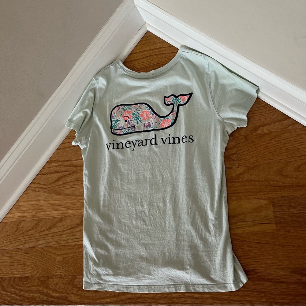 Vineyard Vines Light Green Short Sleeve Whale Tee Womens Size M